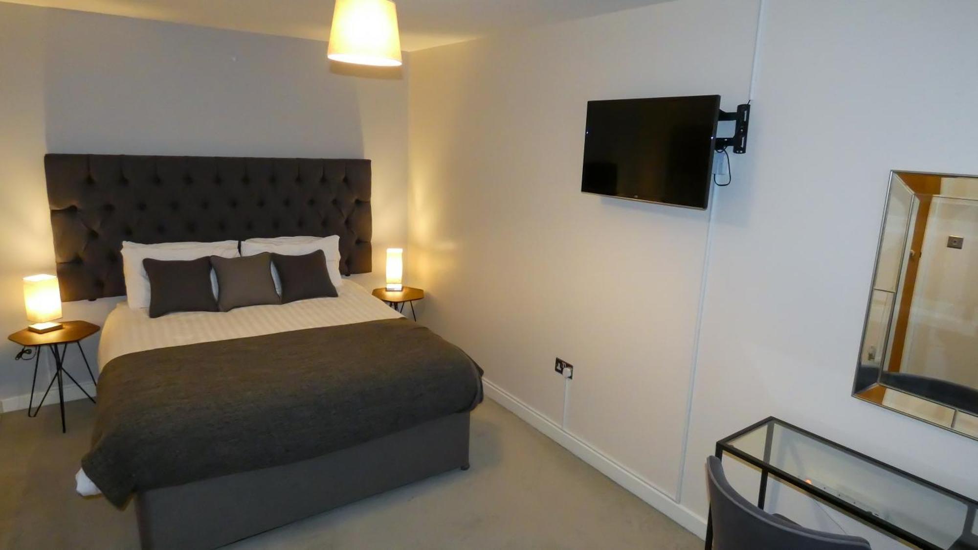 Three Bedroom Townhouse With Parking Telford Rum bild